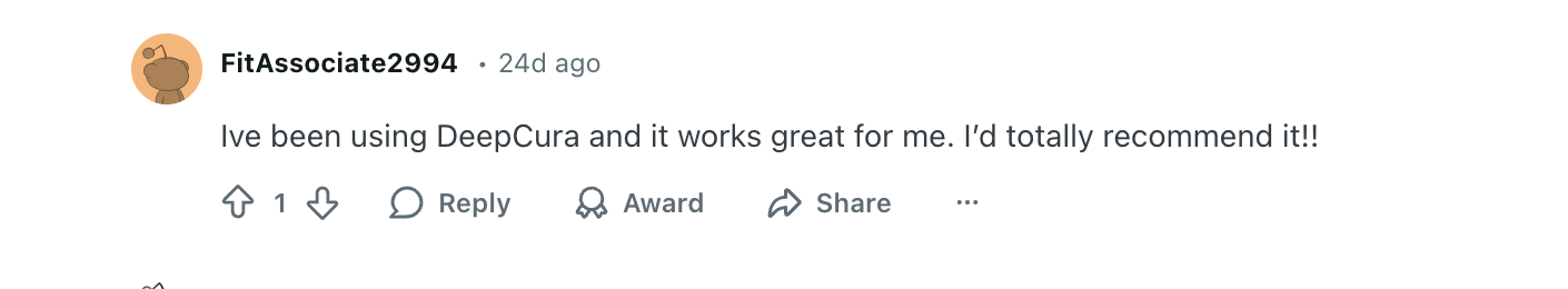 Reddit user in r/healthIT recommending DeepCura — "works great for me. I'd totally recommend it!!"